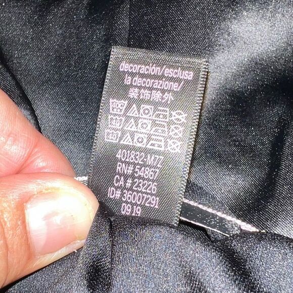 Victoria’s Secret Black Velvet Floral Satin Floor Length Women’s Robe Sz Small - Picture 11 of 12